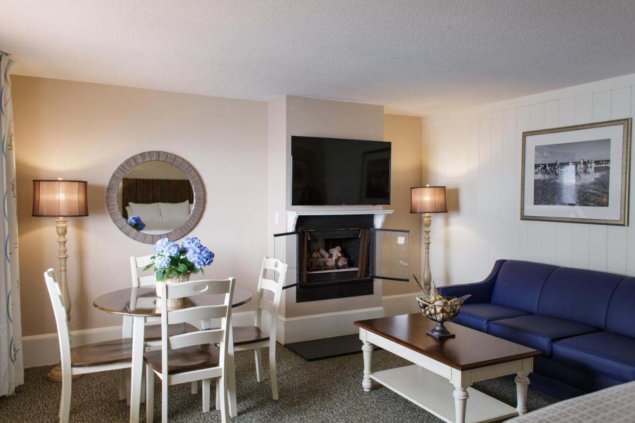 Sea Crest Beach Resort Falmouth Extérieur photo